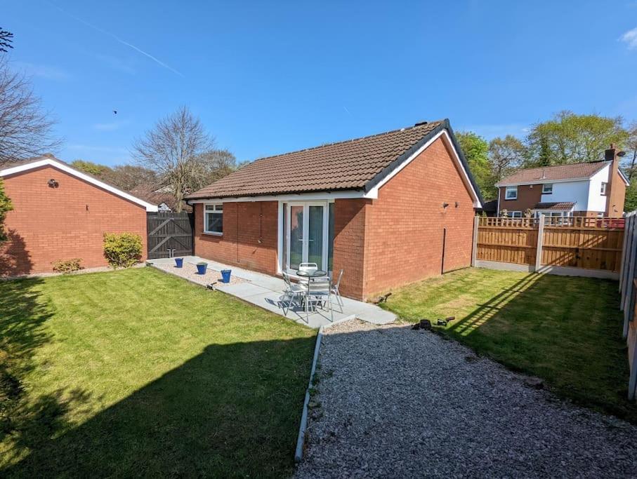 The Kilsyth,Detached Bungalow Warrington Eksteriør billede