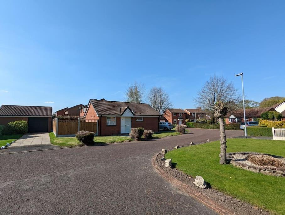 The Kilsyth,Detached Bungalow Warrington Eksteriør billede